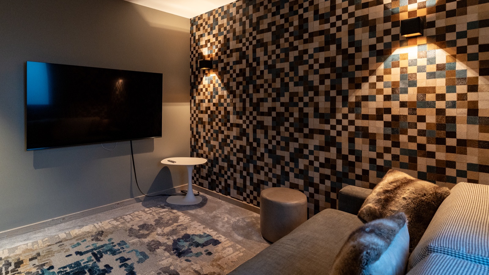 Luxury-Ski-Resort-Meribel-Chalet-Doron-Oxford-Ski-TV-room.jpg