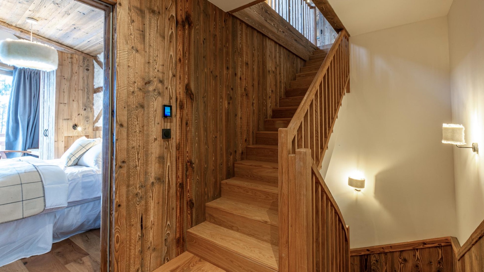 Luxury-Ski-Chalet-Val'd'Isere-Chalet-Falaise-Oxford-Ski-Bedroom7.jpg