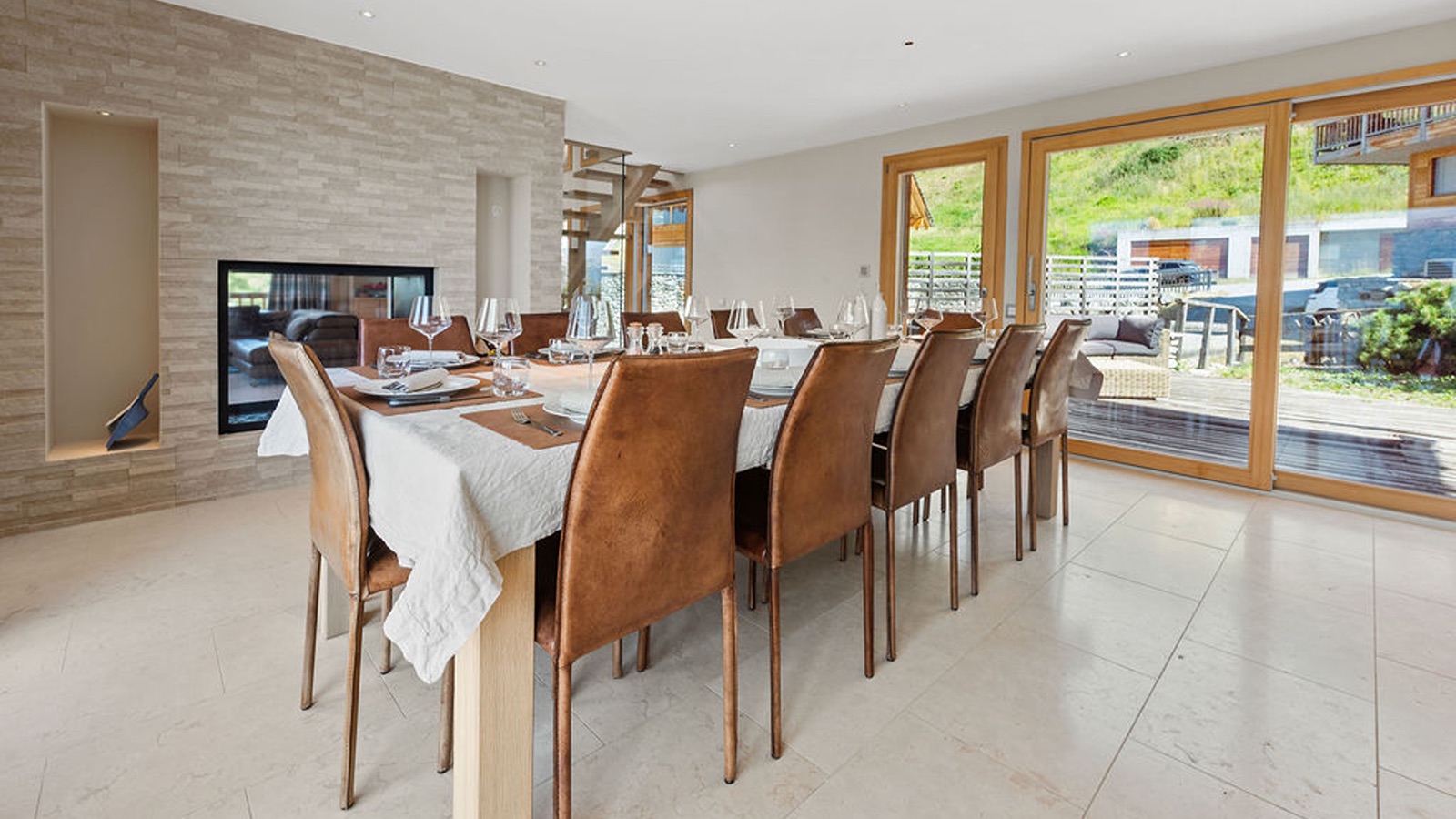 Luxury-Ski-Chalet-Veysonnaz-Chalet-des-Etoiles-Oxford-Ski-Dining.jpg