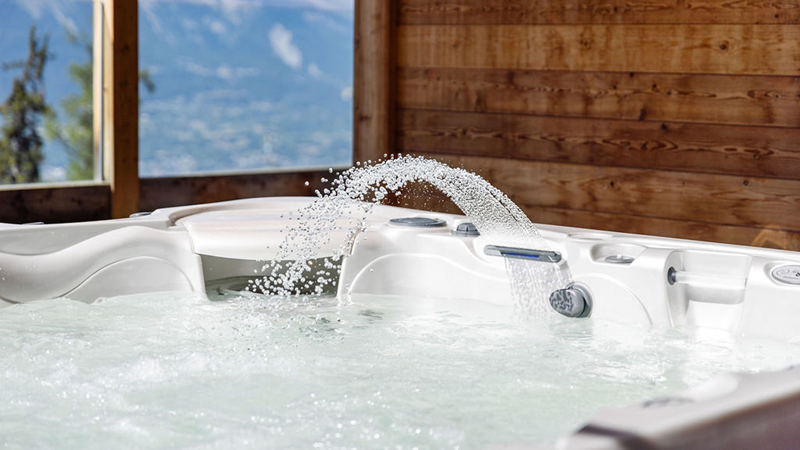 Luxury-Ski-Chalet-Veysonnaz-Chalet-des-Etoiles-Oxford-Ski-Hot-Tub.jpg