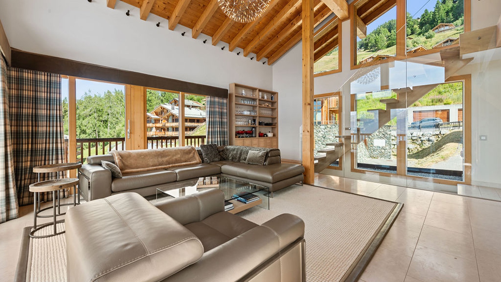 Luxury-Ski-Chalet-Veysonnaz-Chalet-des-Etoiles-Oxford-Ski-Lounge2.jpg