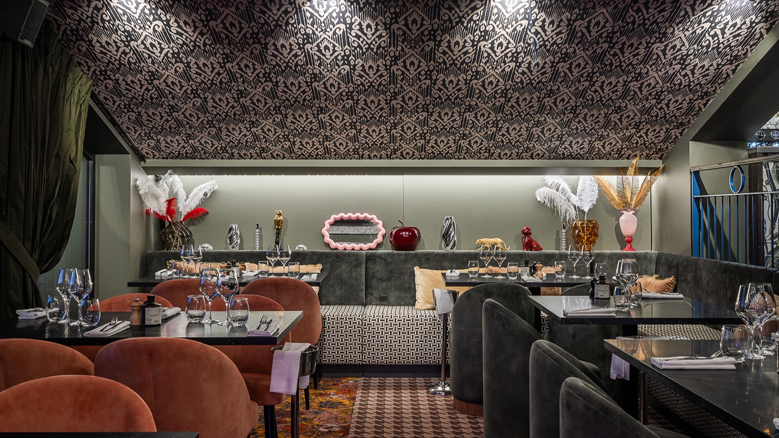 Luxury-Ski-Chalet-Courchevel-1650-Sundance-Oxford-Ski-Restaurant2.jpg