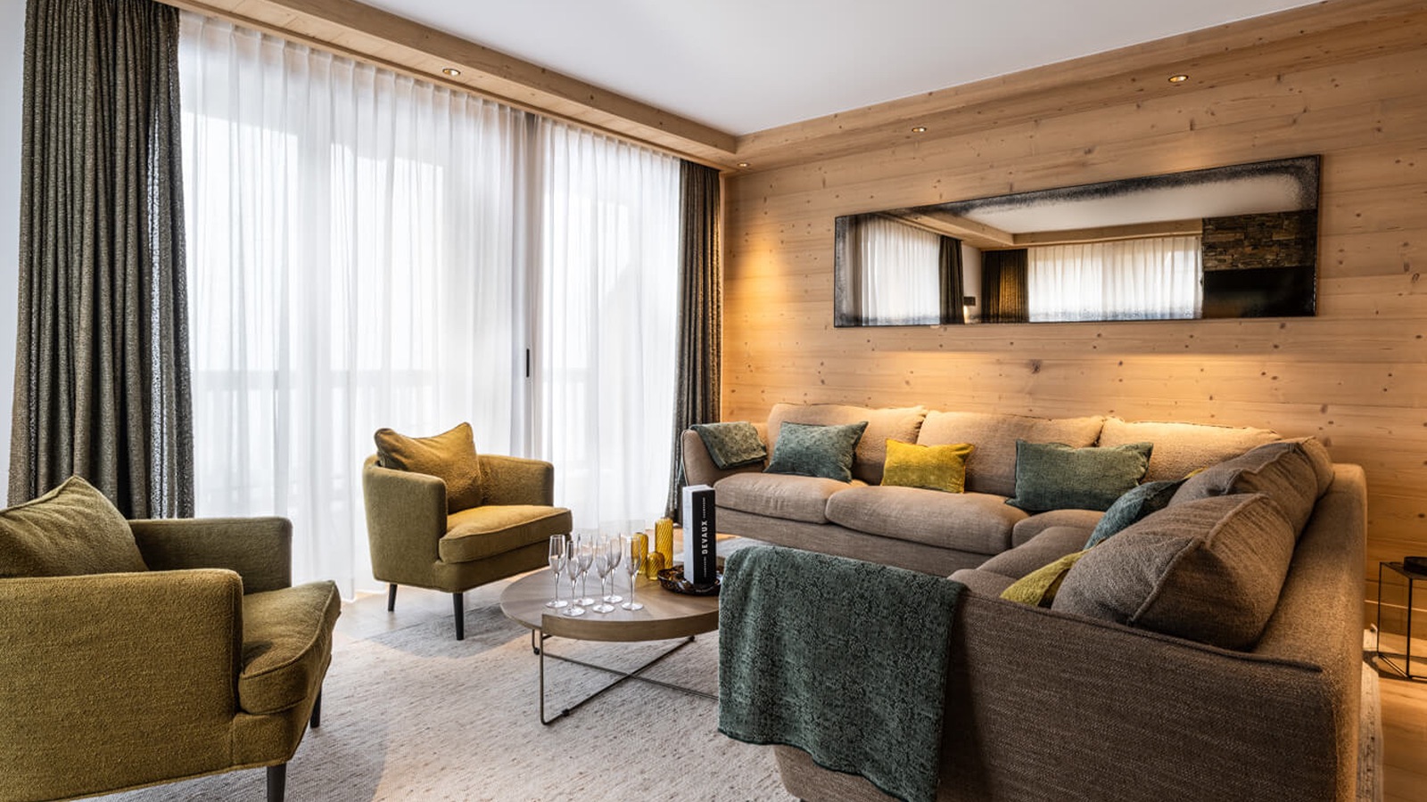 Luxury-Ski-Chalet-Courchevel-1650-Sundance-Oxford-Ski-Lounge3.jpg