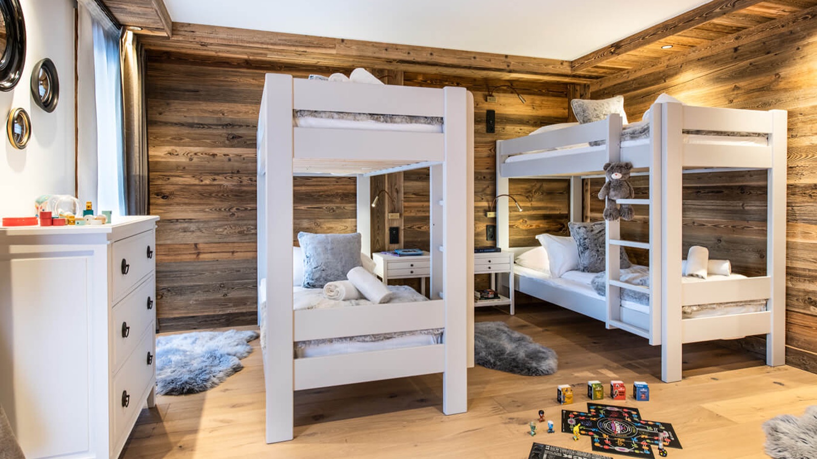 Luxury-Ski-Chalet-Courchevel-1650-Sundance-Oxford-Ski-Bunk-Bedroom24.jpg