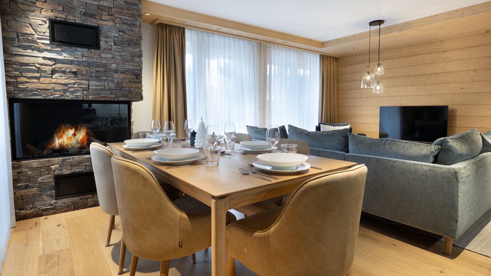 Luxury-Ski-Chalet-Courchevel-1650-Steamboat-Oxford-Ski-Lounge.jpg