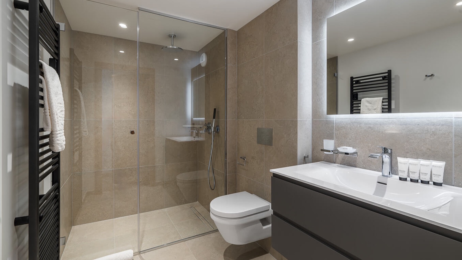 Luxury-Ski-Chalet-Courchevel-1650-Steamboat-Oxford-Ski-Bathroom.jpg