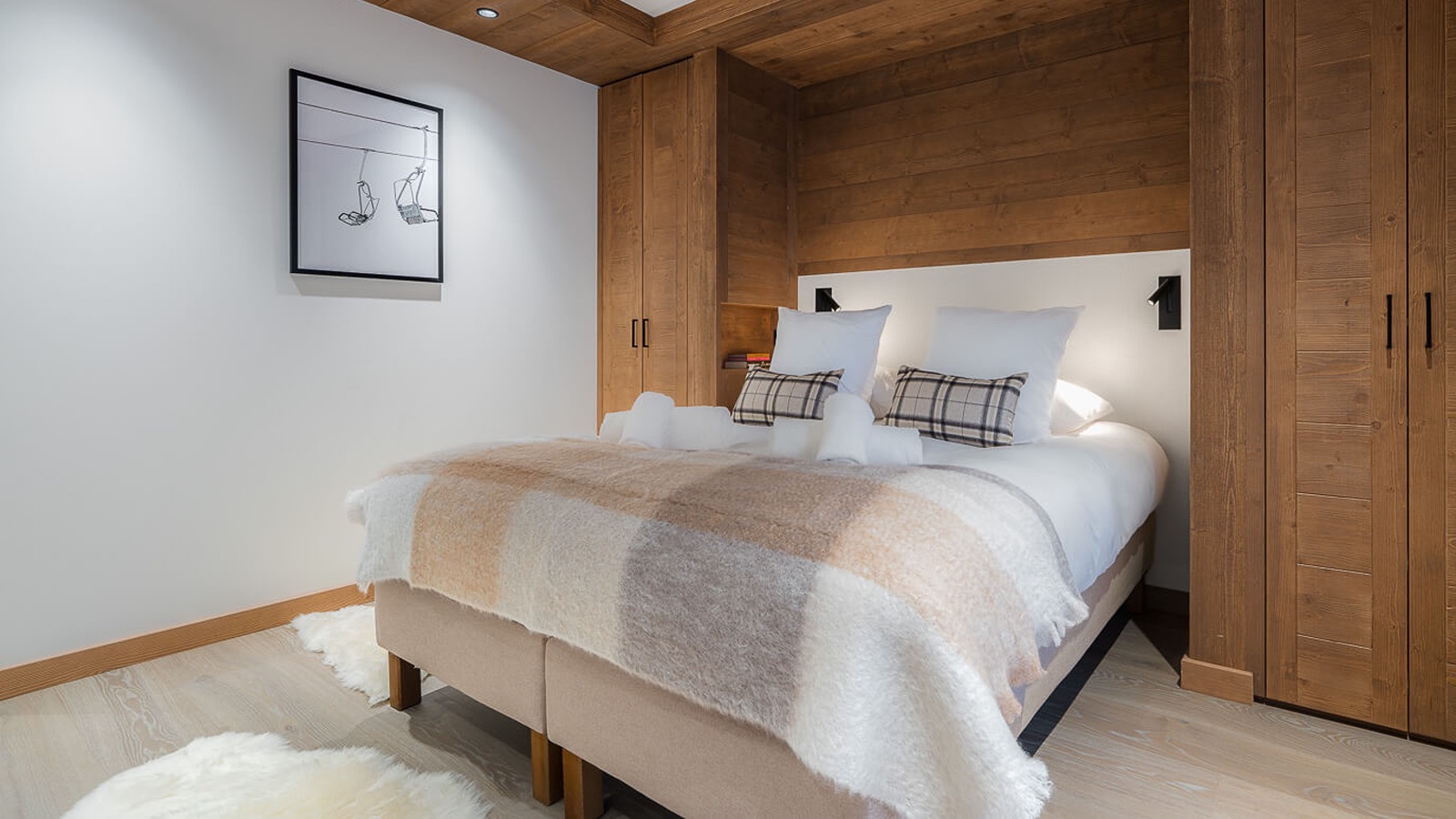 Luxury-Ski-Chalet-Courchevel-1650-Steamboat-Oxford-Ski-Bedroom5.jpg