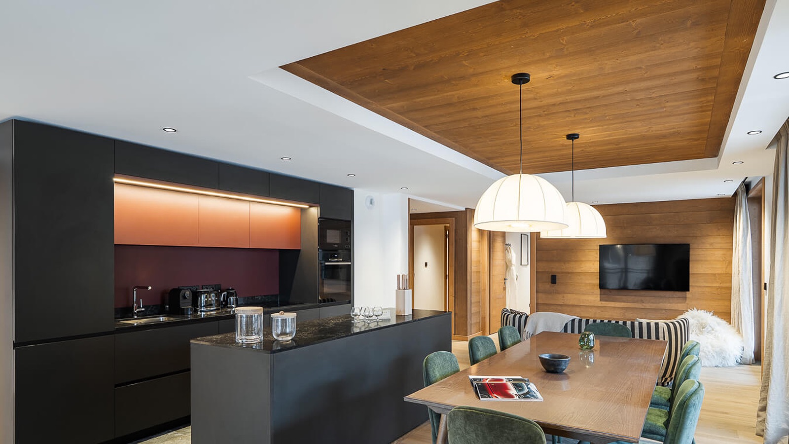 Luxury-Ski-Chalet-Courchevel-1650-Steamboat-Oxford-Ski-Dining.jpg