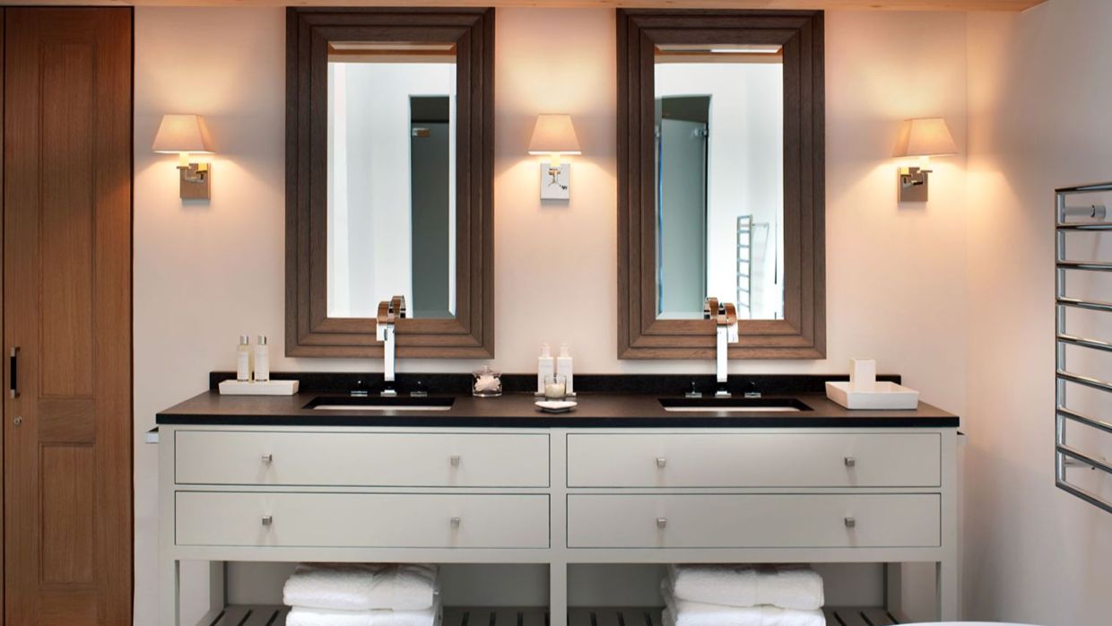 Luxury-Ski-Chalet-Klosters-Haus-Alpina-OSC-Bathroom.jpg