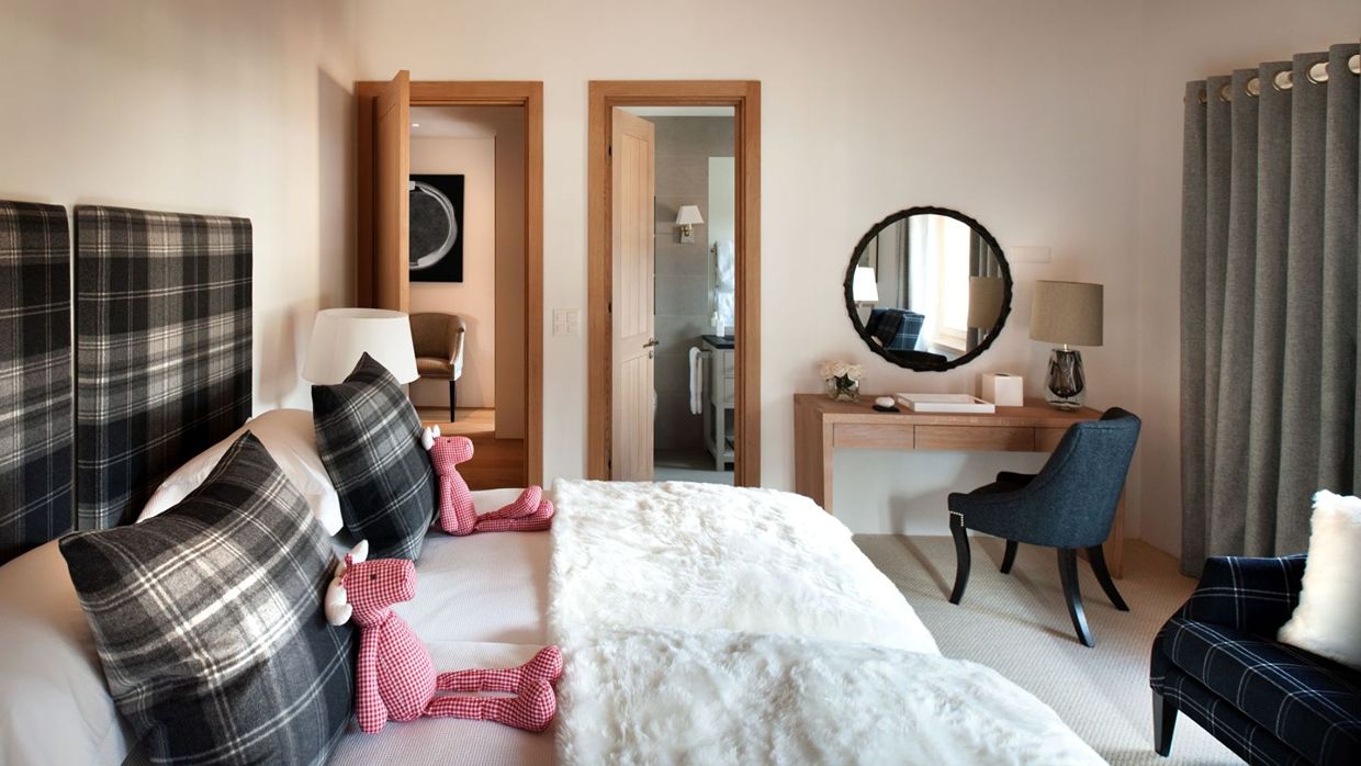 Luxury-Ski-Chalet-Klosters-Haus-Alpina-OSC-Twin room 1.jpg