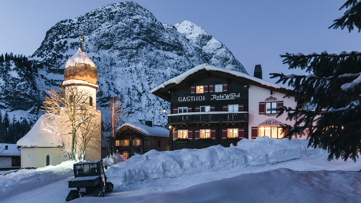 Luxury-Ski-Hotel-Lech-RoteWand-OSC- Chalet.jpg