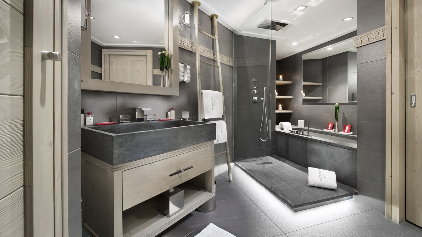 Luxury-Ski-Chalet-Courchevel-1850-Chalet-Panmah-Oxford-Ski-Bathroom.jpg