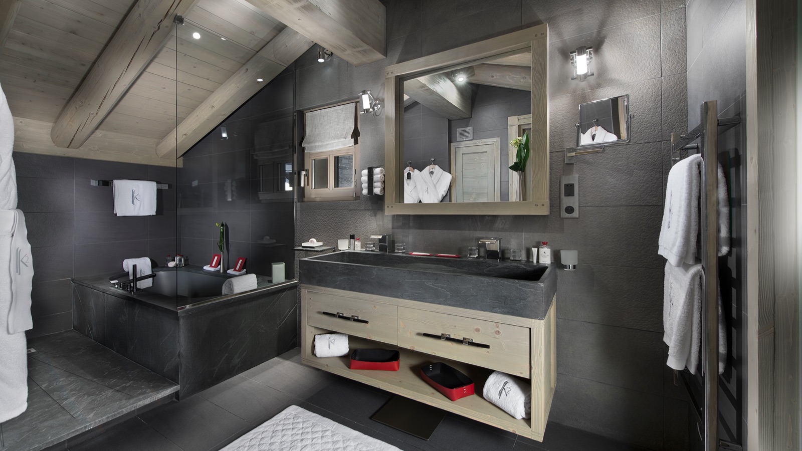 Luxury-Ski-Chalet-Courchevel-1850-Chalet-Panmah-Oxford-Ski-Bathroom3.jpg