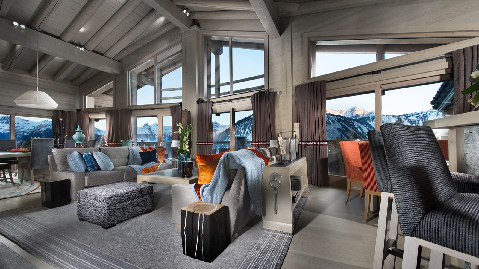Luxury-Ski-Chalet-Courchevel-1850-Chalet-Panmah-Oxford-Ski-Lounge2.jpg