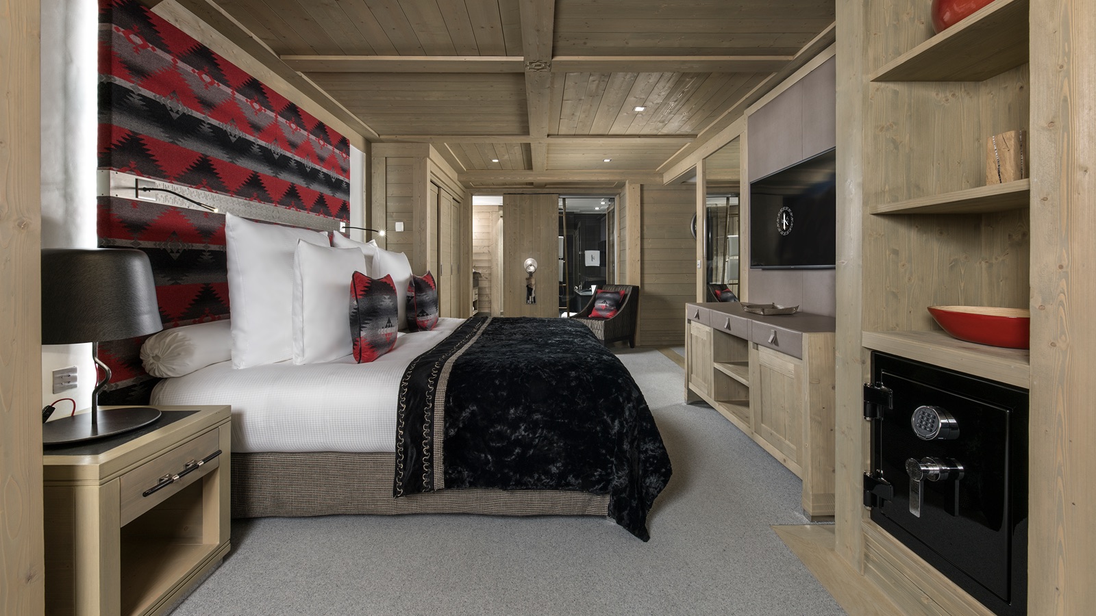 Luxury-Ski-Chalet-Courchevel-1850-Chalet-Muztagh-Oxford-Ski-Bedroom2.jpg