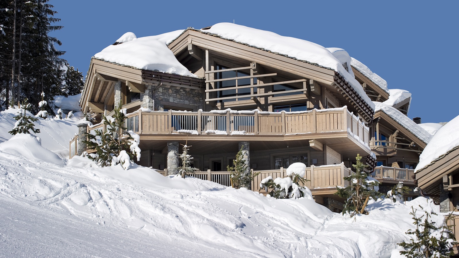 Luxury-Ski-Chalet-Courchevel-1850-Chalet-Muztagh-Oxford-Ski-Exterior.jpg