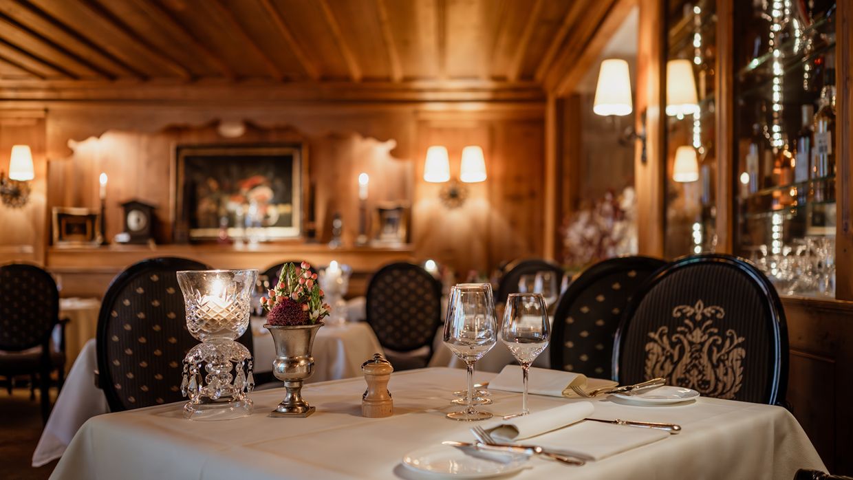 Luxury-Ski-Hotel-Gstaad-GstaadPalace-OSC-Dining.jpg