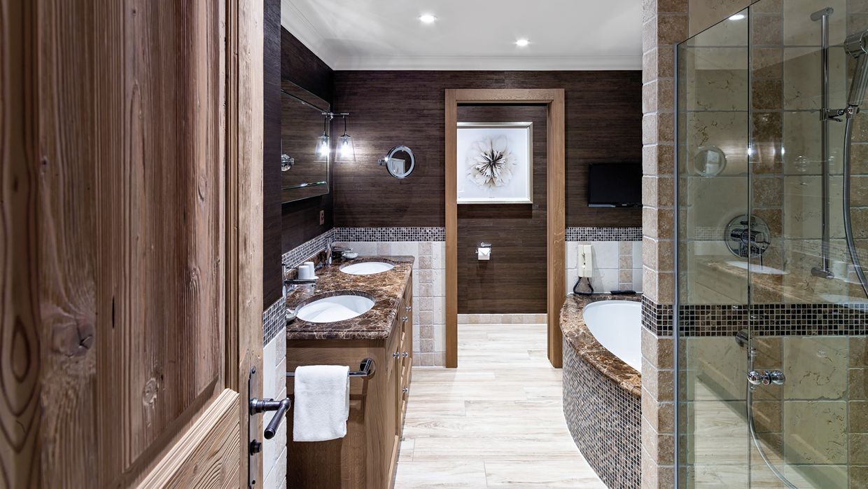 Luxury-Ski-Hotel-Gstaad-GstaadPalace-OSC-Bathroom.jpg