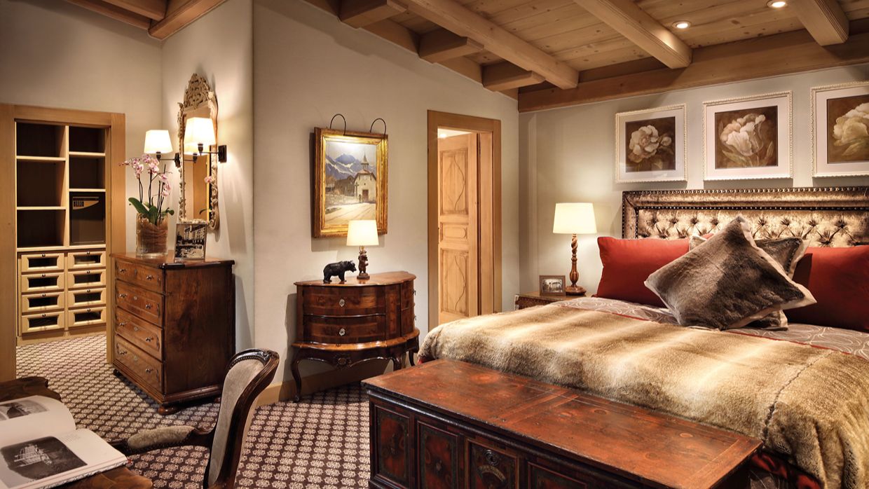 Luxury-Ski-Hotel-Gstaad-GstaadPalace-OSC-Bedroom (1).jpg
