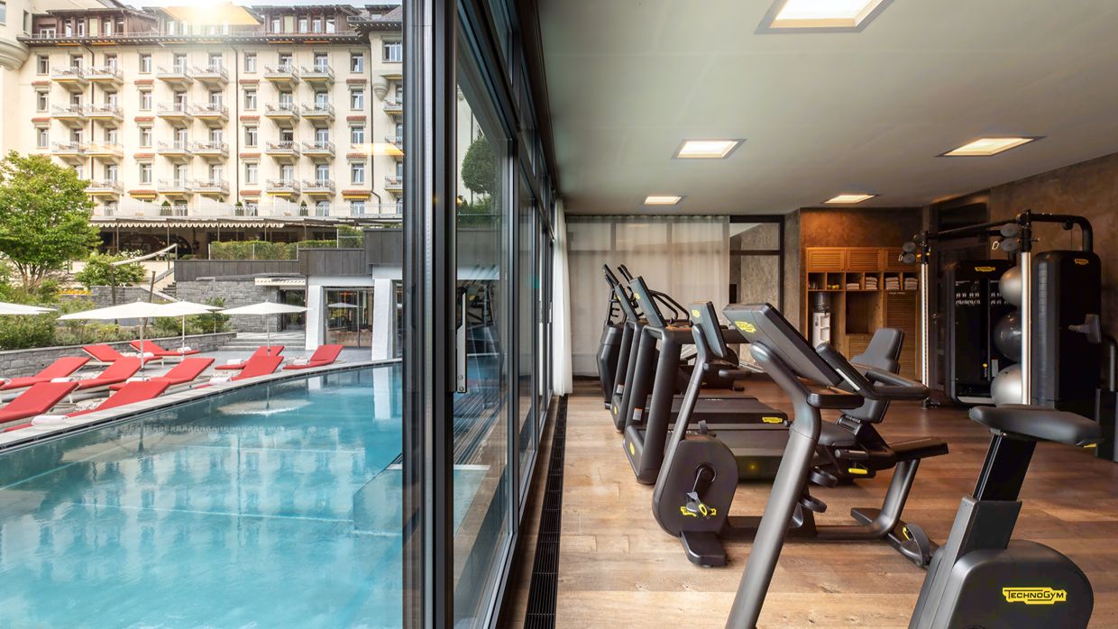 Luxury-Ski-Hotel-Gstaad-GstaadPalace-OSC-Pool (2).jpg
