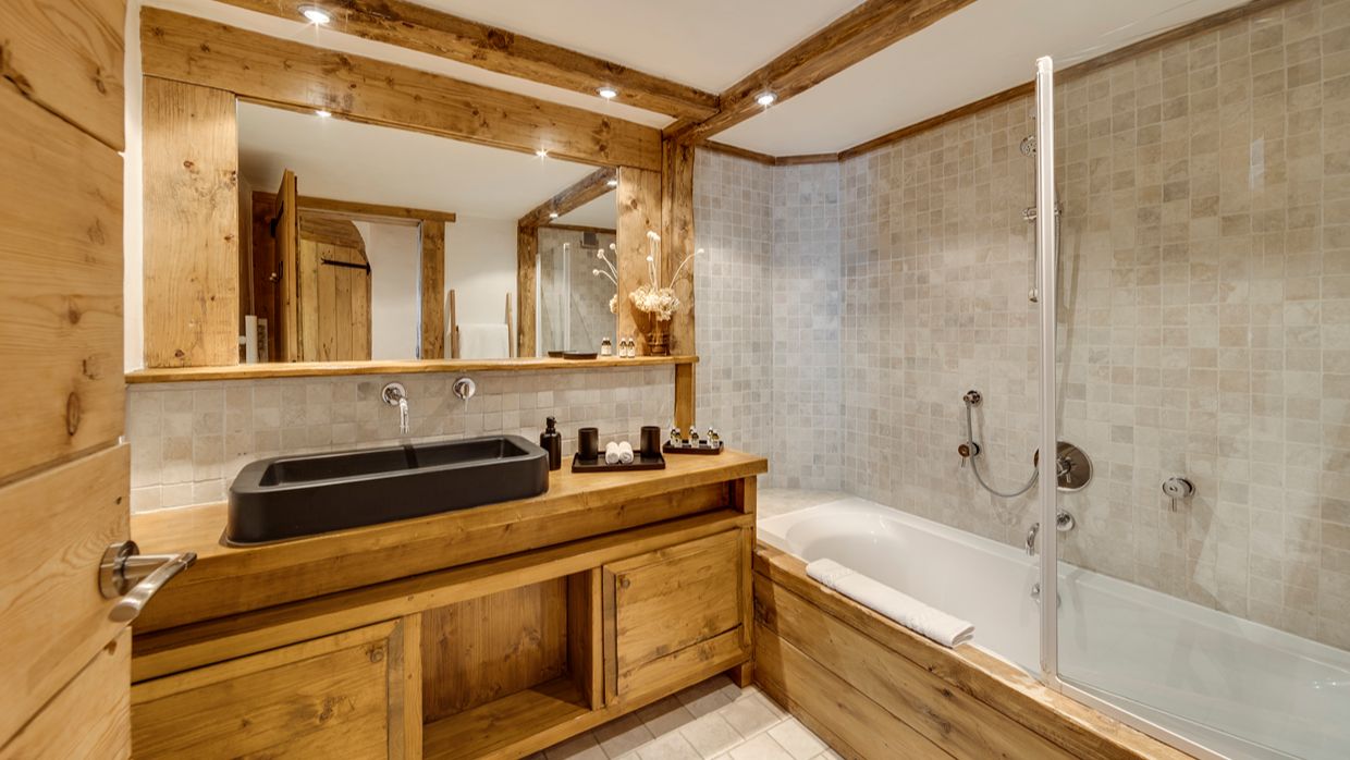 Luxury-Ski-Chalet-Vald'Isere-ChaletLaBouclia-OSC-Bathroom (5).jpg