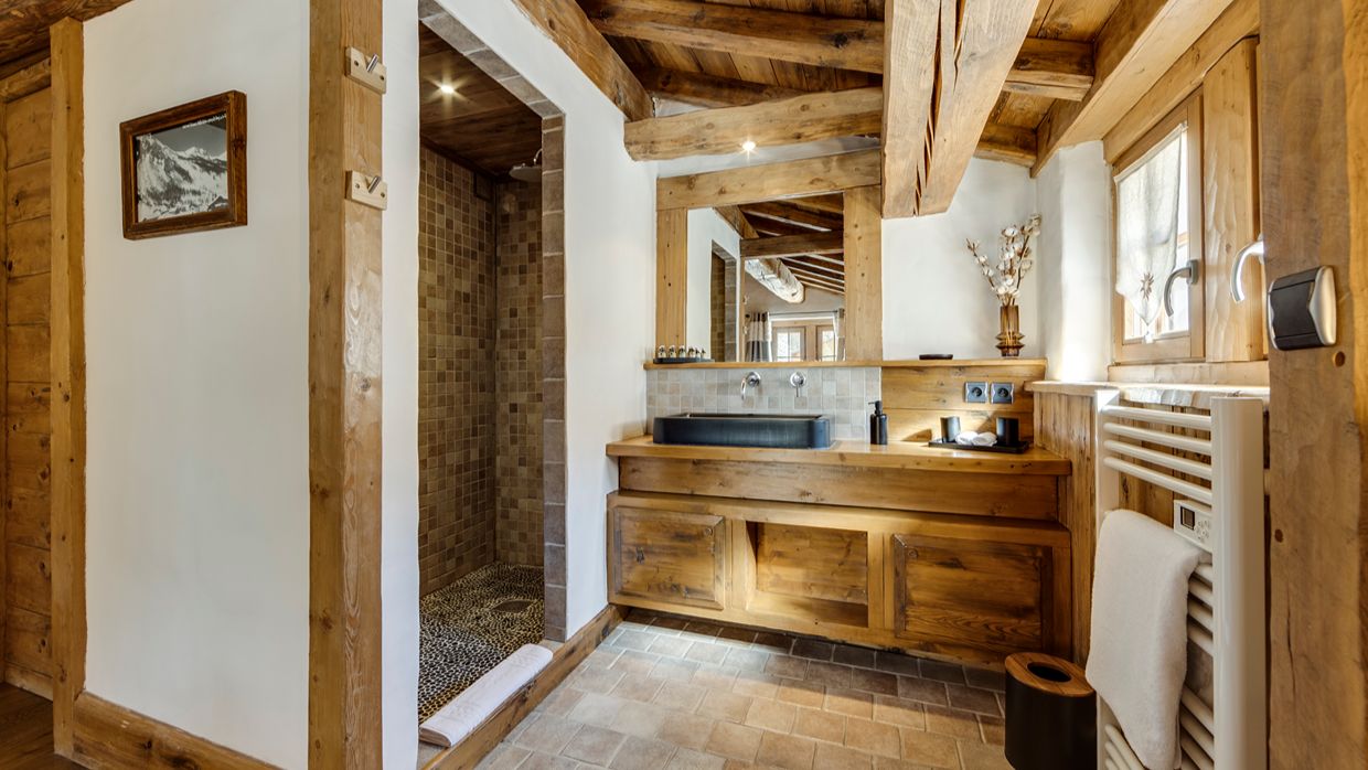 Luxury-Ski-Chalet-Vald'Isere-ChaletLaBouclia-OSC-Bathroom.jpg