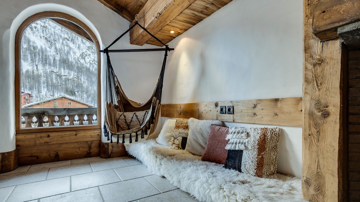Luxury-Ski-Chalet-Vald'Isere-ChaletLaBouclia-OSC- Seating.jpg