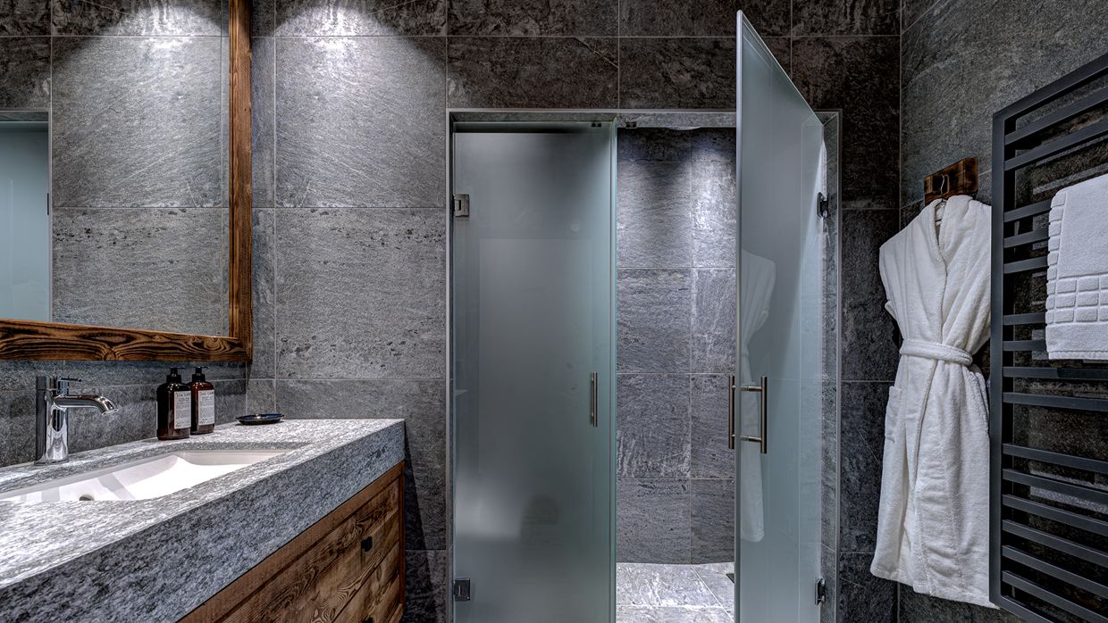 Luxury-Ski-Chalet-Meribel-ChaletMyriam-OSC-Bathroom.jpg