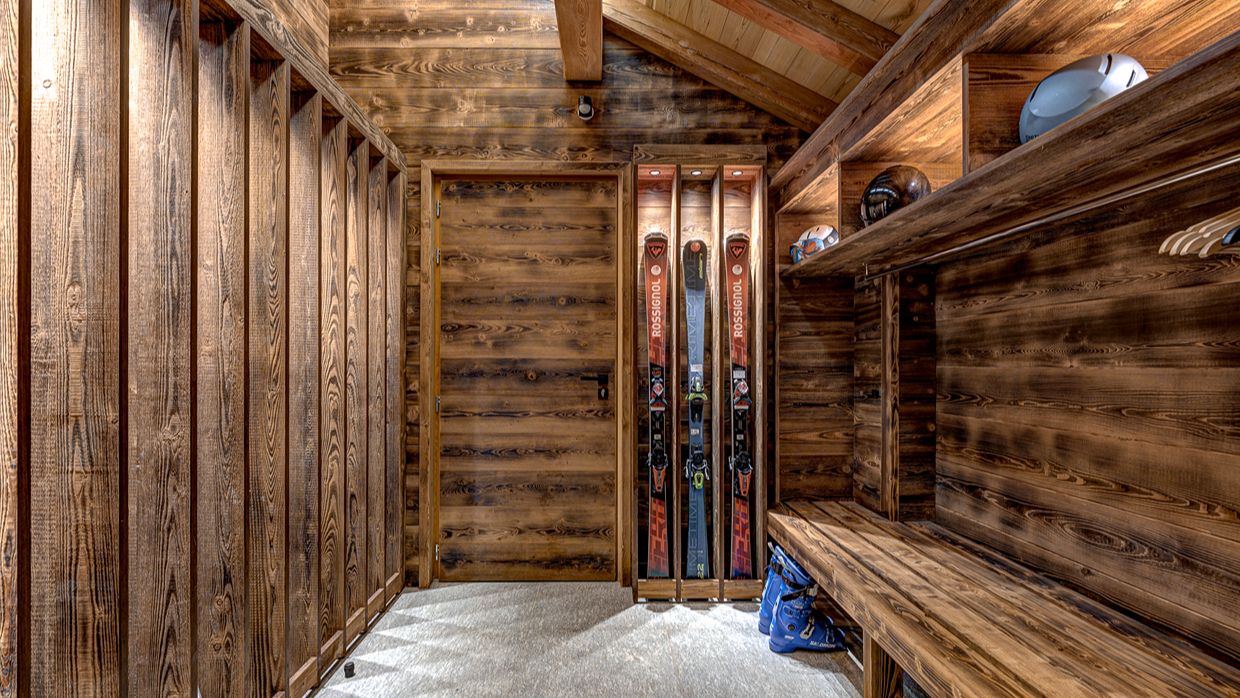Luxury-Ski-Chalet-Meribel-ChaletMyriam-OSC- Ski room (1).jpg