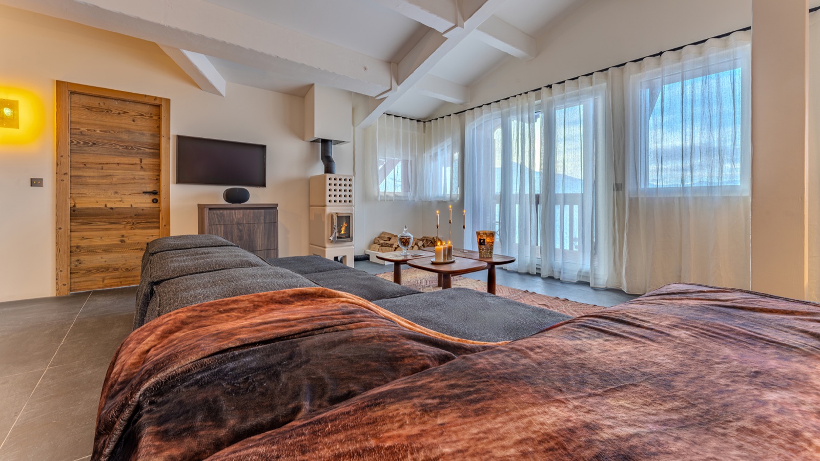Luxury-Ski-Chalet-Val-Thorens-Penthouse-Lumina-Oxford-Ski-Lounge2.jpg
