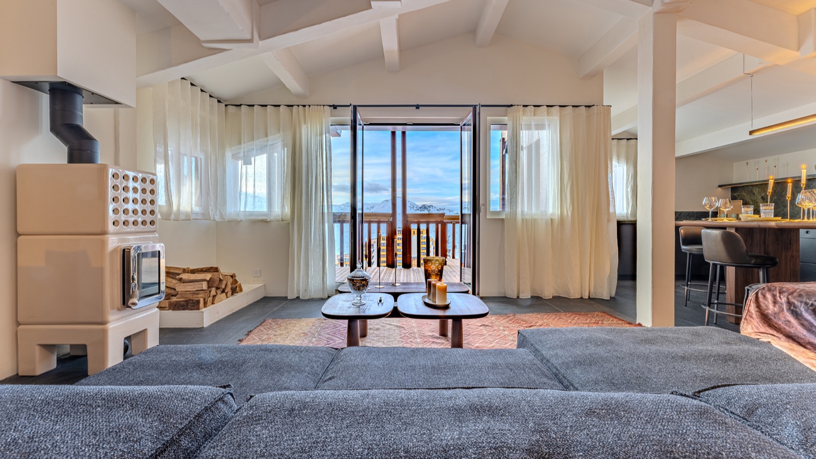 Luxury-Ski-Chalet-Val-Thorens-Penthouse-Lumina-Oxford-Ski-Lounge.jpg
