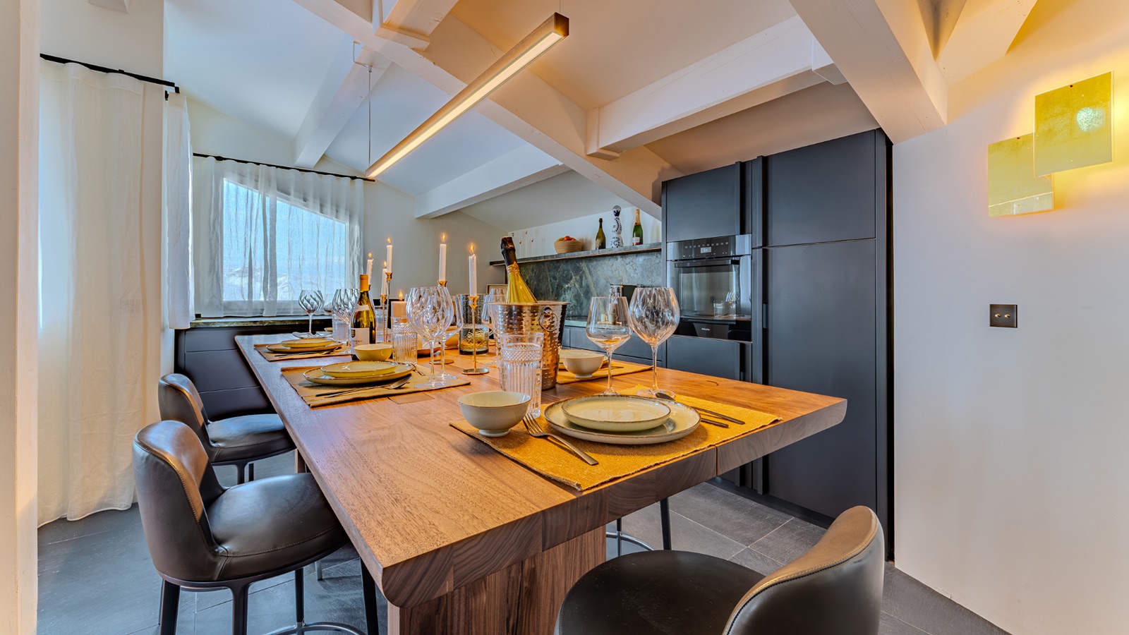 Luxury-Ski-Chalet-Val-Thorens-Penthouse-Lumina-Oxford-Ski-Dining.jpg