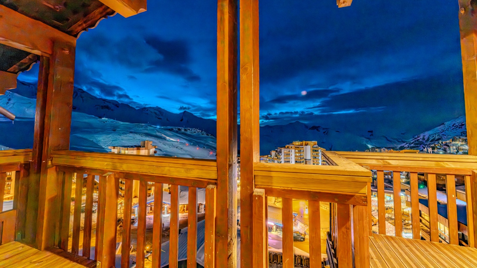 Luxury-Ski-Chalet-Val-Thorens-Penthouse-Lumina-Oxford-Ski-Balcony.jpg