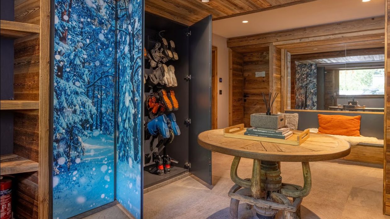 Luxury-Ski-Chalet- Vald'Isere-ChaletOly-OSC-Skiroom1.jpg