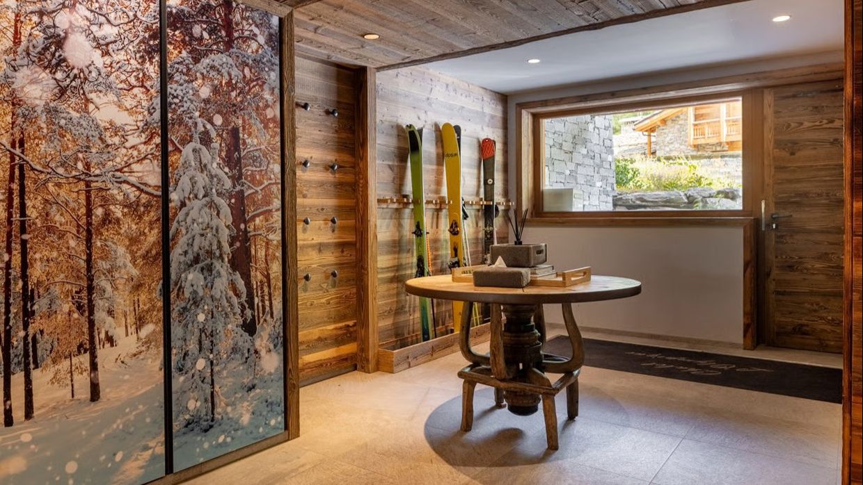 Luxury-Ski-Chalet- Vald'Isere-ChaletOly-OSC-Skiroom.jpg
