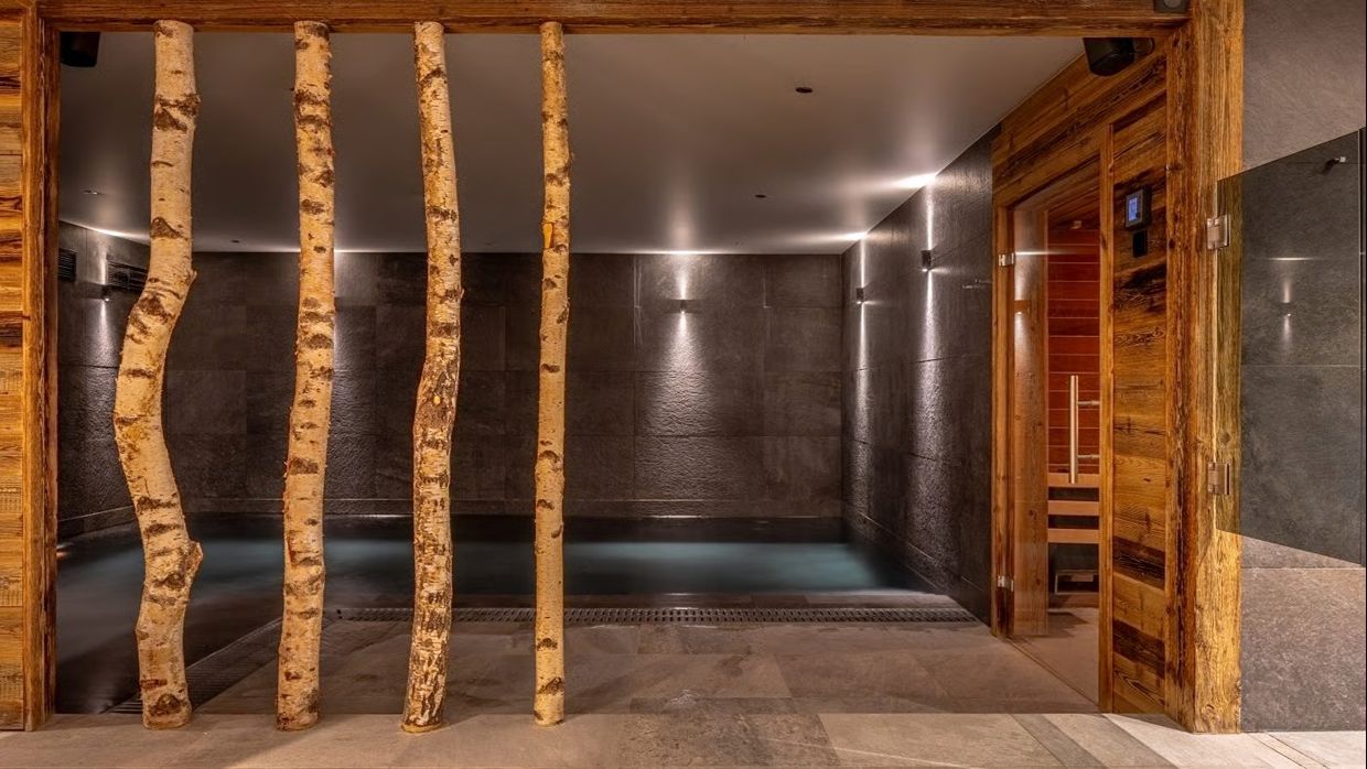 Luxury-Ski-Chalet- Vald'Isere-ChaletOly-OSC-Pool.jpg