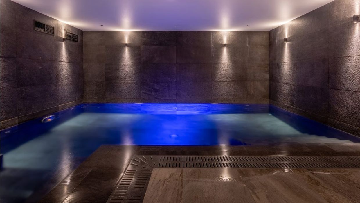 Luxury-Ski-Chalet- Vald'Isere-ChaletOly-OSC-pool1.jpg