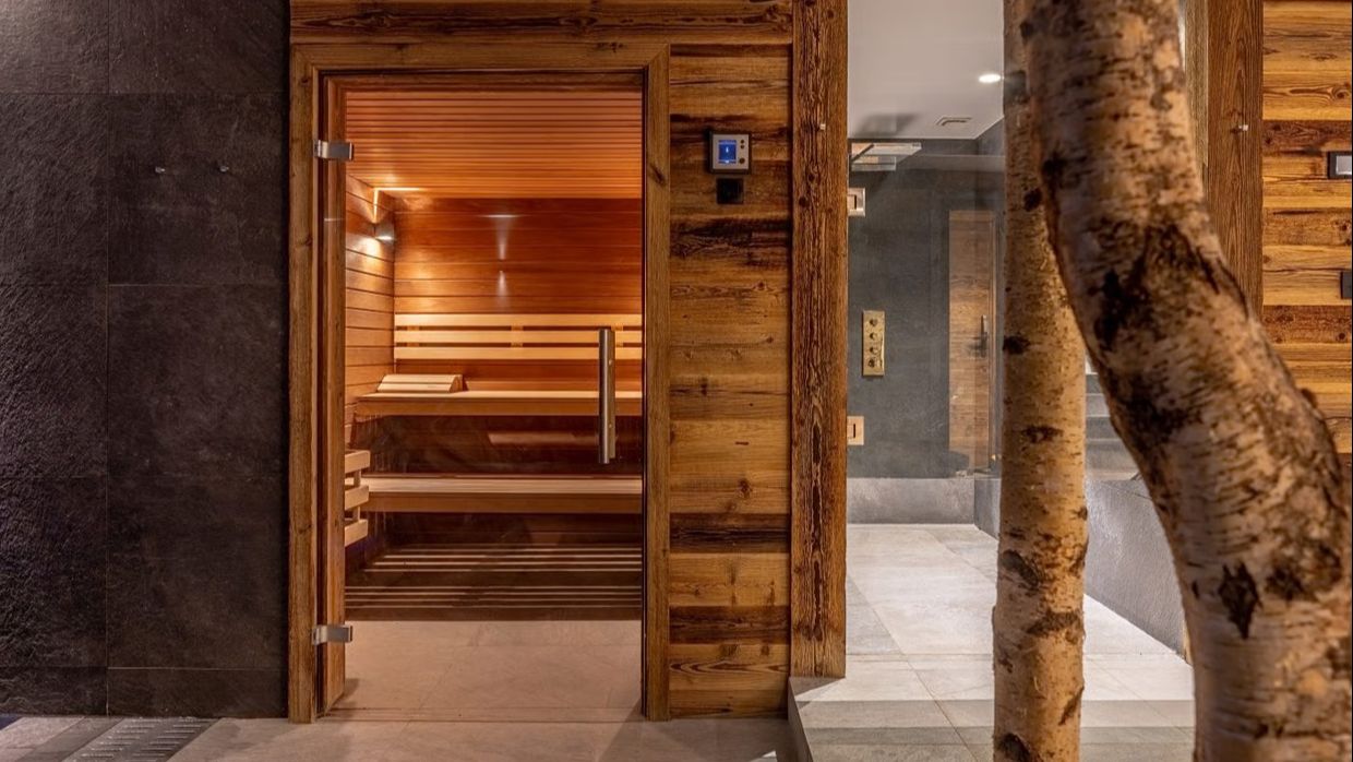 Luxury-Ski-Chalet- Vald'Isere-ChaletOly-OSC-Sauna.jpg