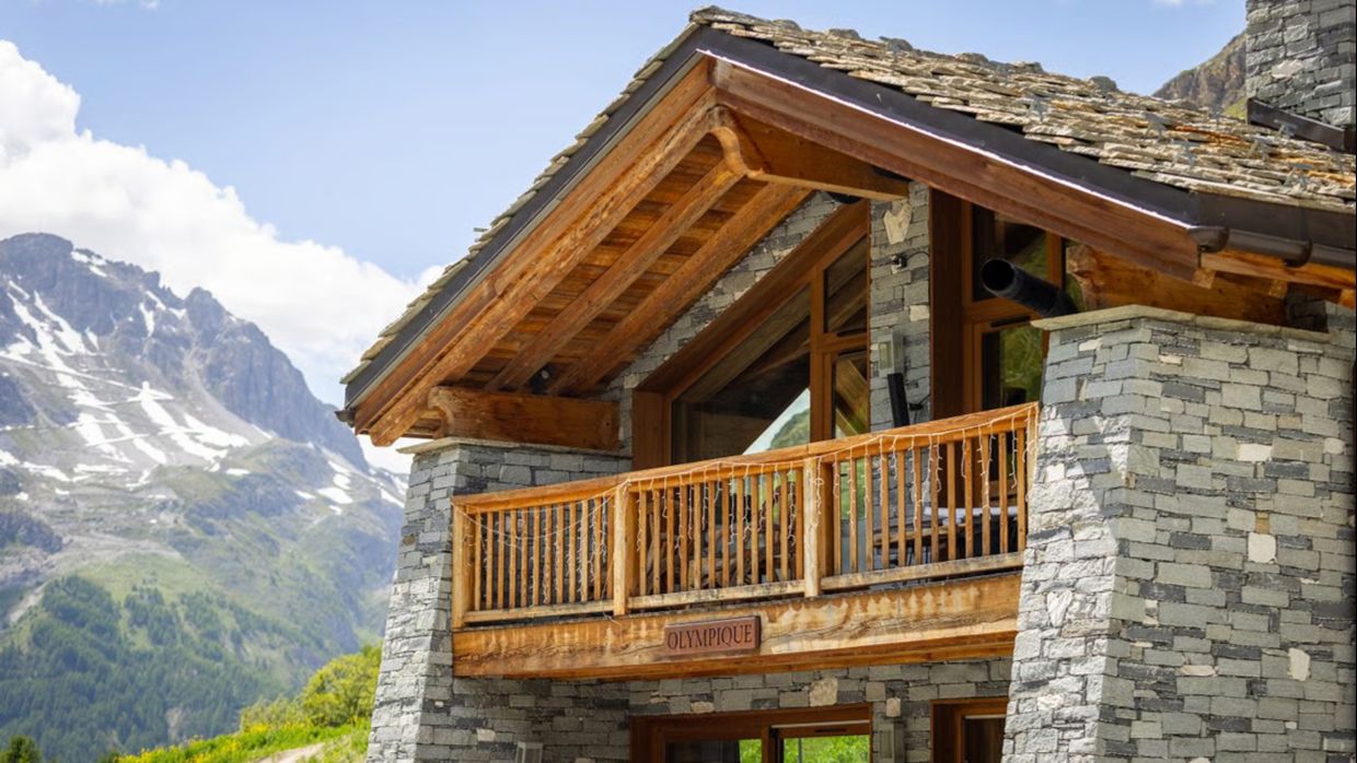 Luxury-Ski-Chalet- Vald'Isere-ChaletOly-OSC-Chalet.jpg