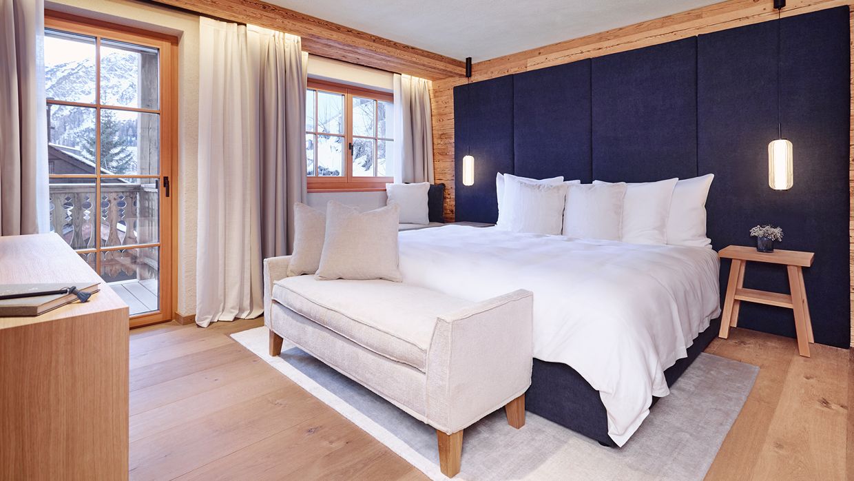 Luxury-Ski-Chalet-Arosa-BelArosa-OSC- Bedroom (2).jpg