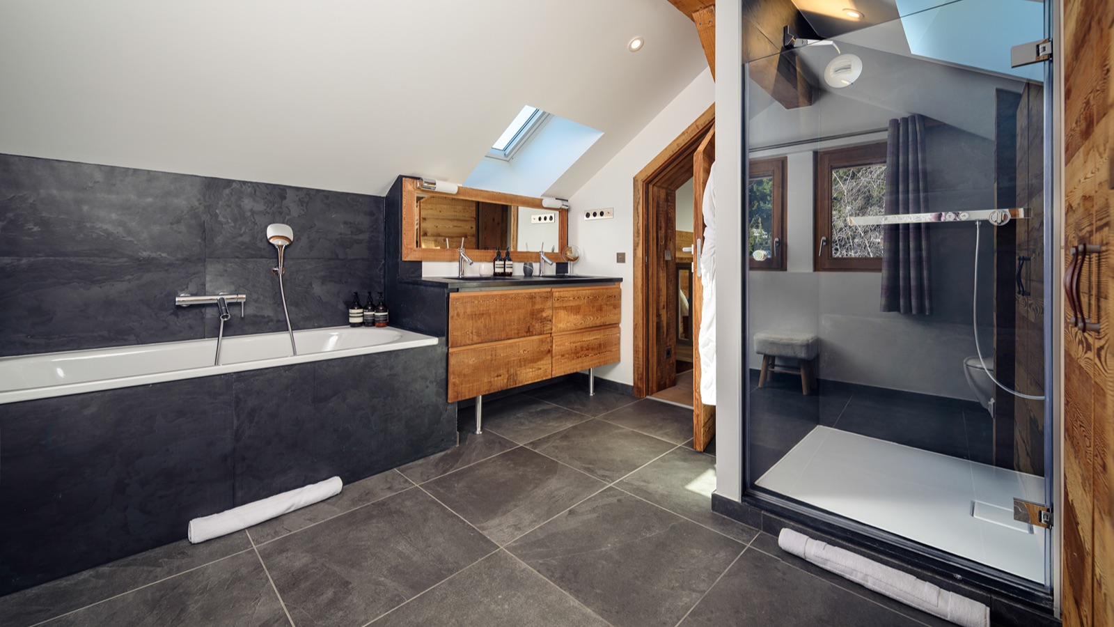Luxury-Ski-Chalet-Meribel-Chalet La Folie-Bathroom-Oxford-Ski.jpg3.jpg