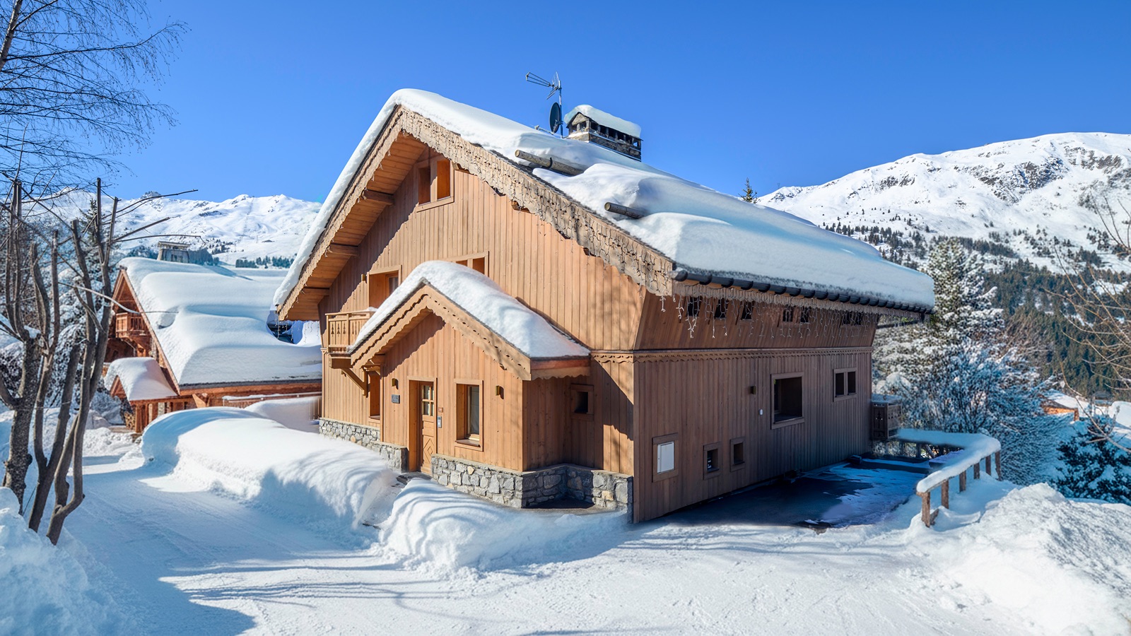 Luxury-Ski-Chalet-Meribel-Chalet La Folie-Exterior-Oxford-Ski.jpg20.jpg