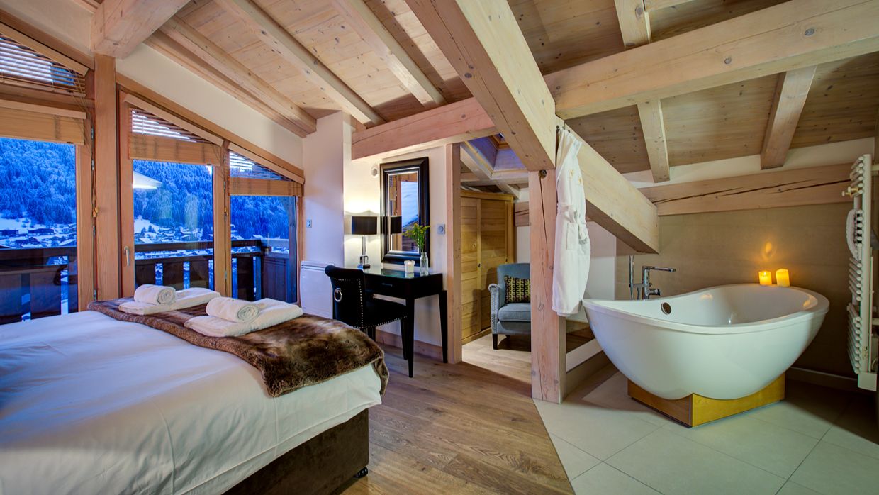 Luxury-Ski-Chalet-Morzine-Bouquetin-OSC- Bedroom Main (2).jpg