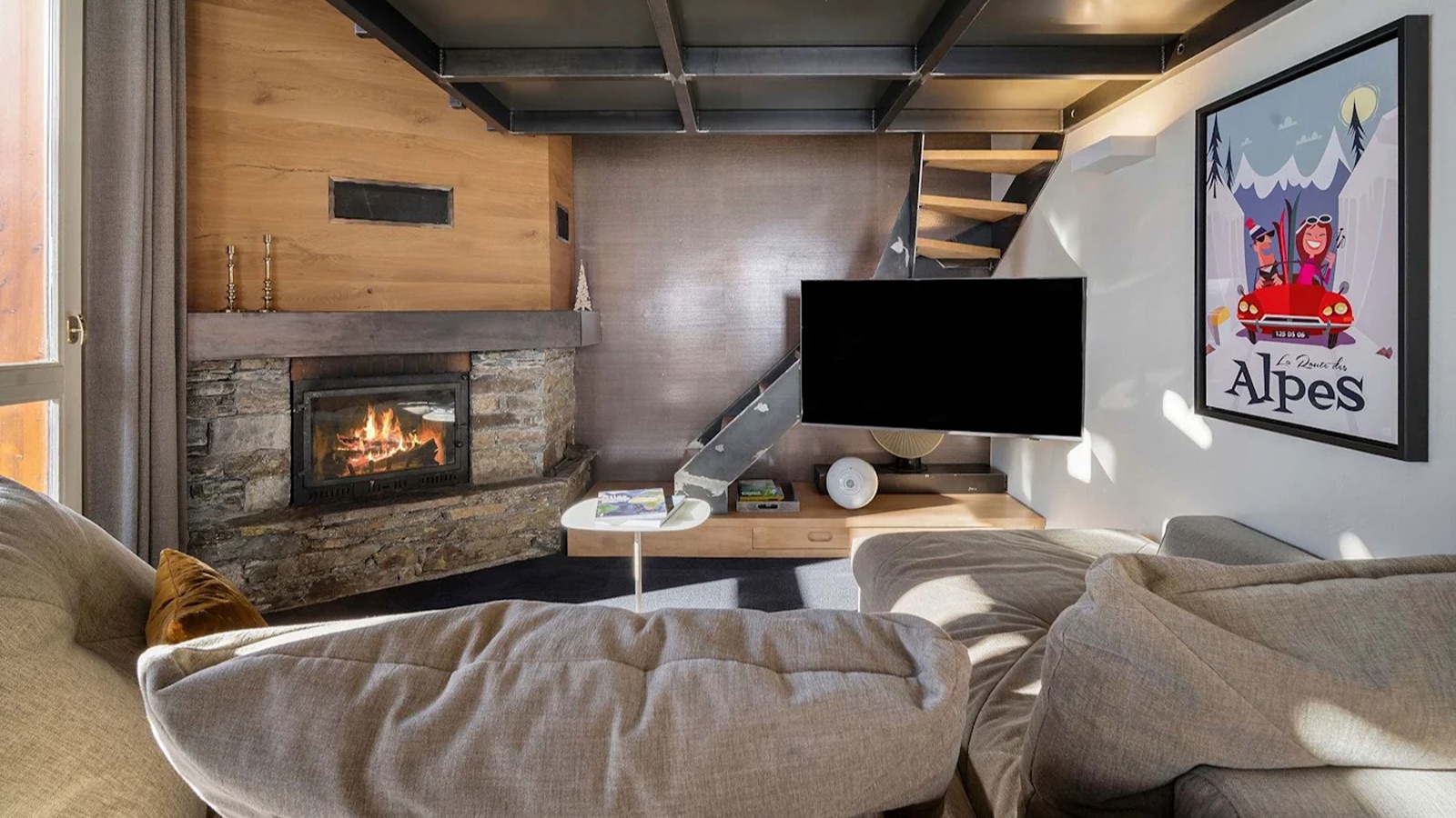 Luxury-Ski-Chalet-Val-Thorens-Emeraude-Lounge-Oxford-Ski5.jpeg