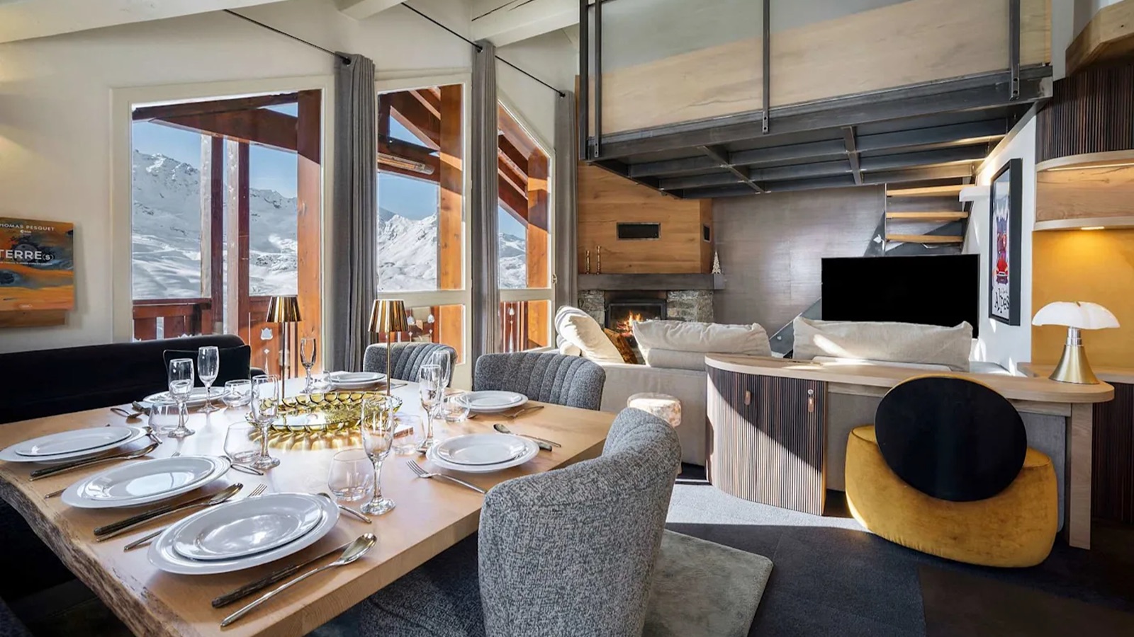 Luxury-Ski-Chalet-Val-Thorens-Emeraude-Dining3-Oxford-Ski17.jpeg