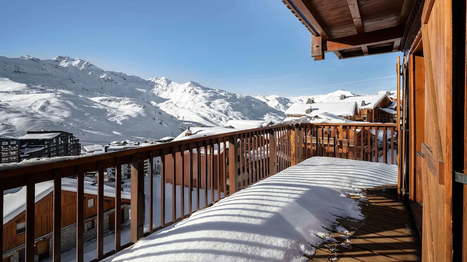 Luxury-Ski-Chalet-Val-Thorens-Emeraude-1-Balcony-Oxford-Ski9.jpeg