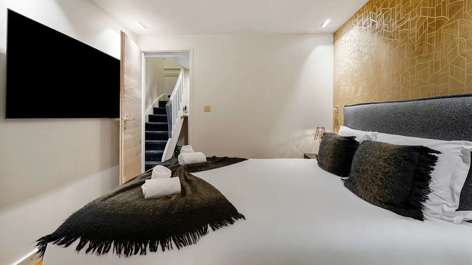 Luxury-Ski-Chalet-Val-Thorens-Emeraude-1-Bedroom-Oxford-Ski5.jpeg