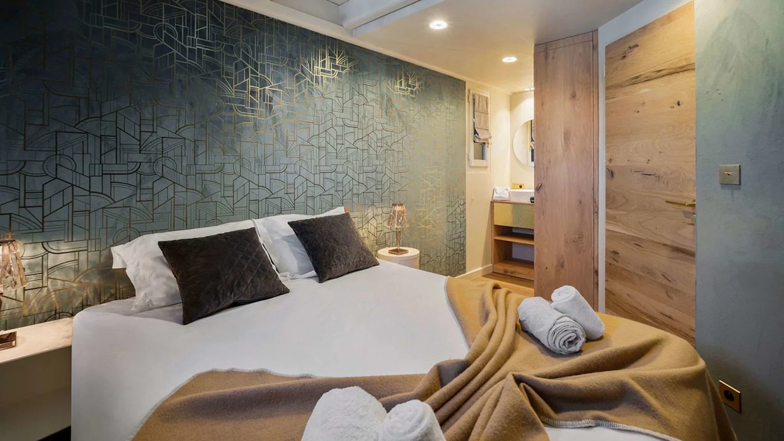 Luxury-Ski-Chalet-Val-Thorens-Emeraude-1-Bedroom-Oxford-Ski11.jpeg