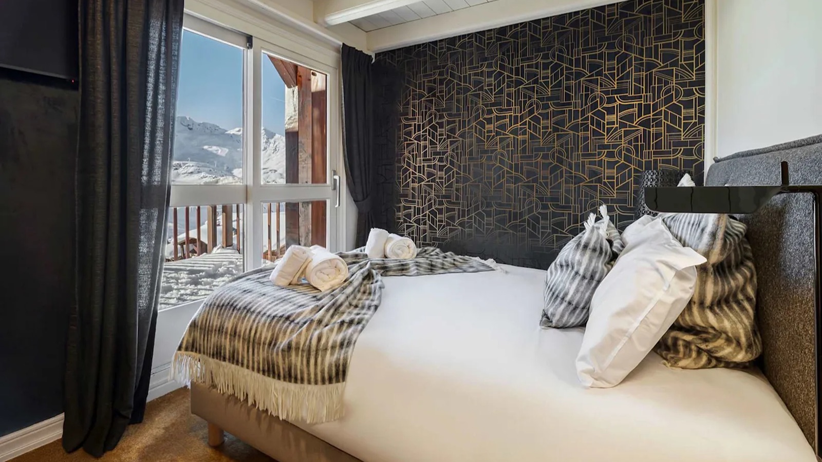 Luxury-Ski-Chalet-Val-Thorens-Emeraude-1-Bedroom-Oxford-Ski19.jpeg