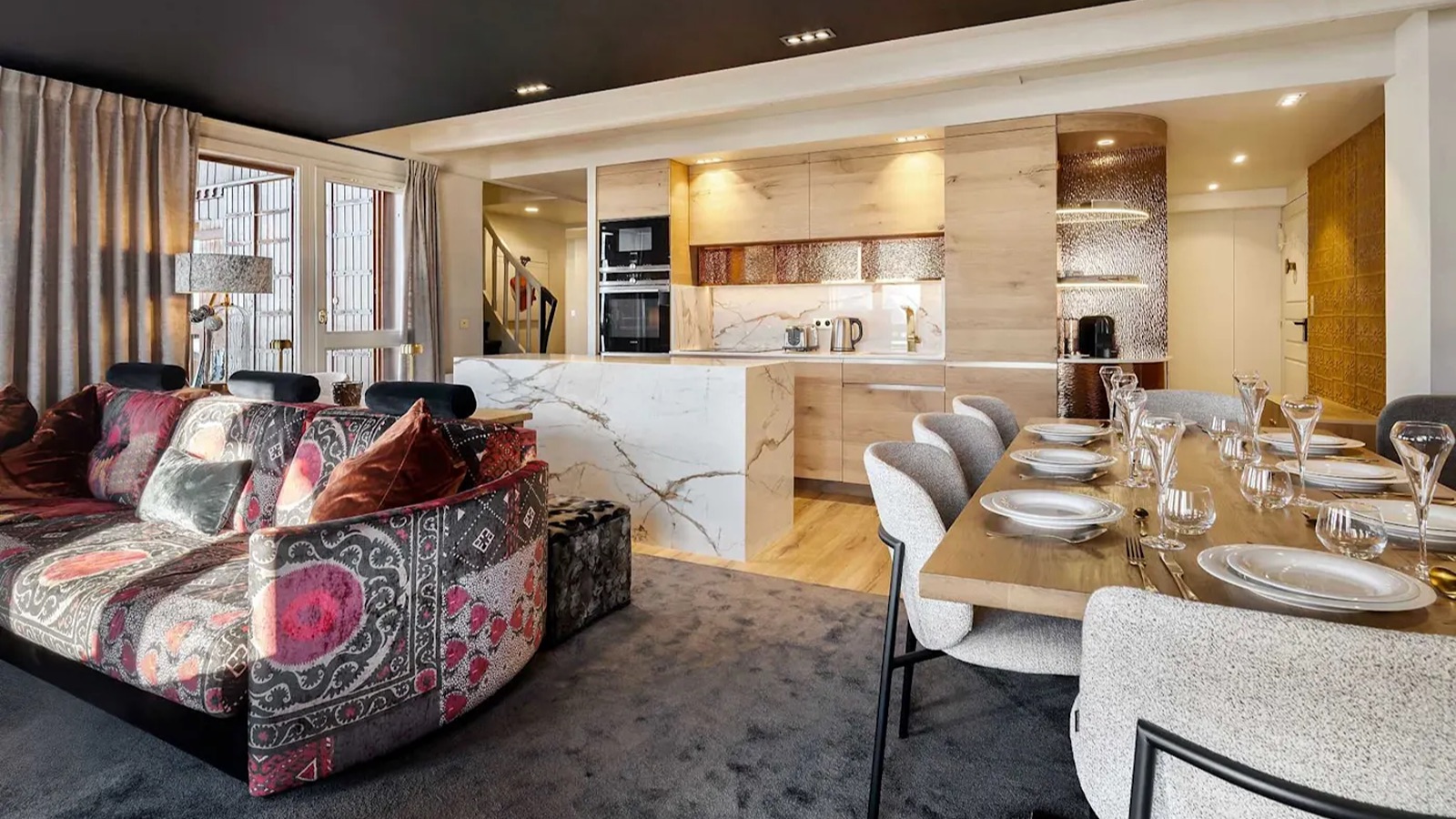 Luxury-Ski-Chalet-Val-Thorens-Emeraude-1-Lounge-Oxford-Ski16.jpeg